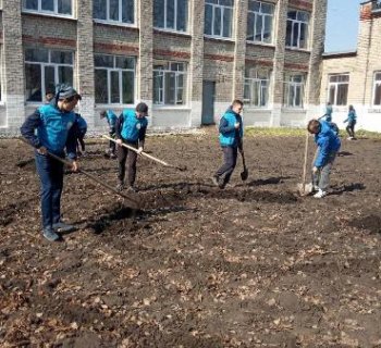 Акция "Зеленая весна"  идет полным ходом.